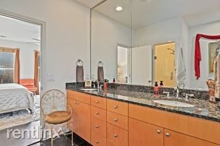 Building Photo - 2 br, 2.5 bath House - 3230 Cambrick St