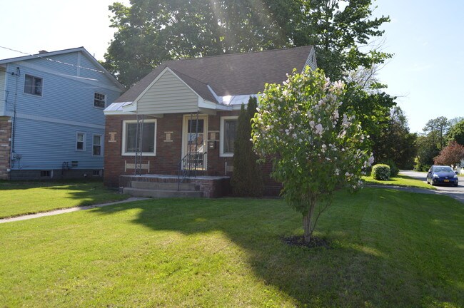 Foto del edificio - 1202 Paul Ave