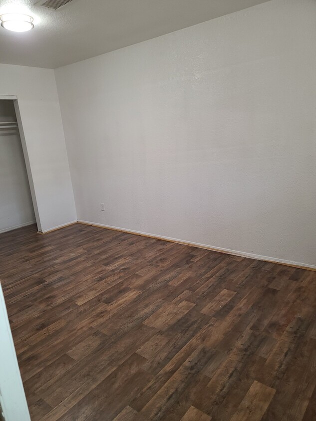 Foto principal - 733 N 11th St