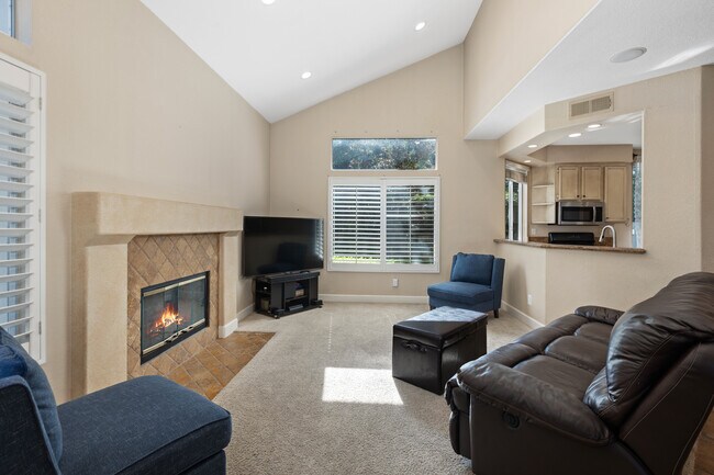 Foto del edificio - 16140 Av. Venusto