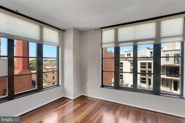 Foto del edificio - 437 New York Ave NW