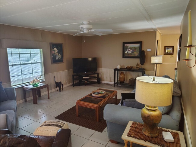 Foto del edificio - 142 W Caribbean