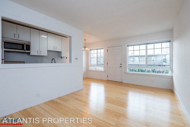 Foto del edificio - 440 Roosevelt Ave