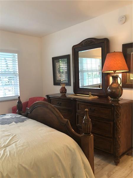 Foto del edificio - 806 Cypress Grove Ln
