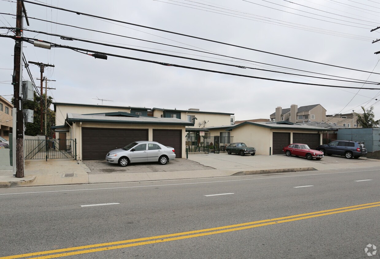 Building Photo - 4320-4326 Inglewood Blvd