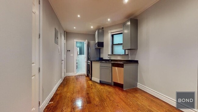 Building Photo - 219 E 23rd St