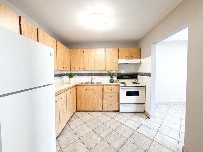Building Photo - 1310 Nesbitt Dr