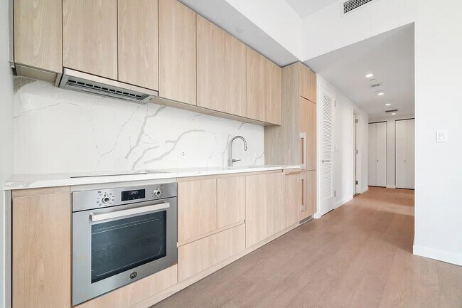 Foto del edificio - 200 E 23rd St