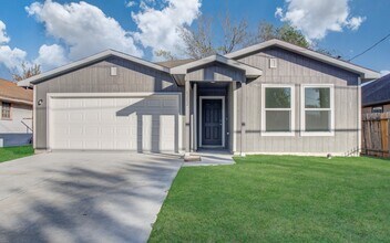 Building Photo - 6202 N Wayside Dr