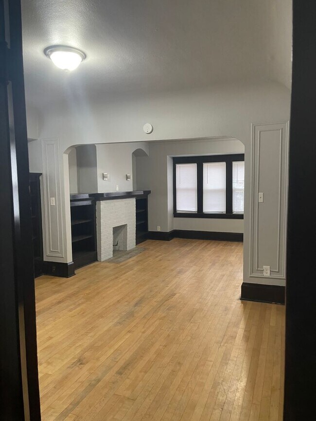 Building Photo - 2658-2660 N 48th St. (Duplex)
