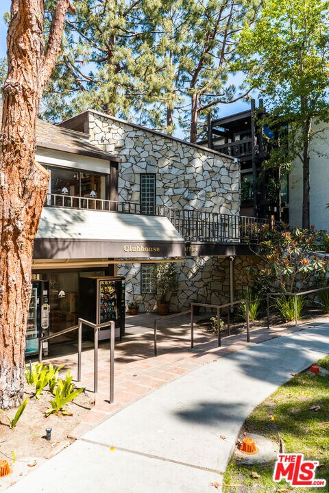 Building Photo - 7742 Redlands St