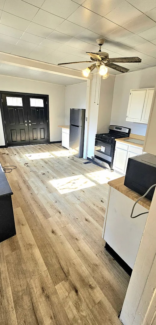 Spacious 4-Bedroom Home with 3-Car Garage, Deck & More!! - Spacious 4-Bedroom Home with 3-Car Garage, Deck & More!!