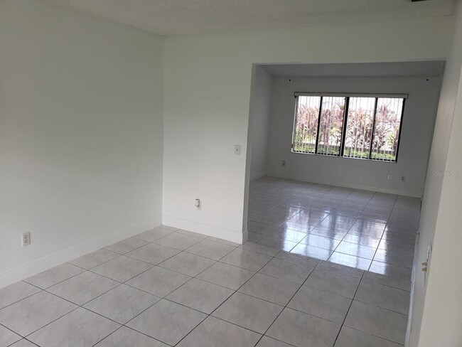 Building Photo - 7910 Glen Abbey Cir