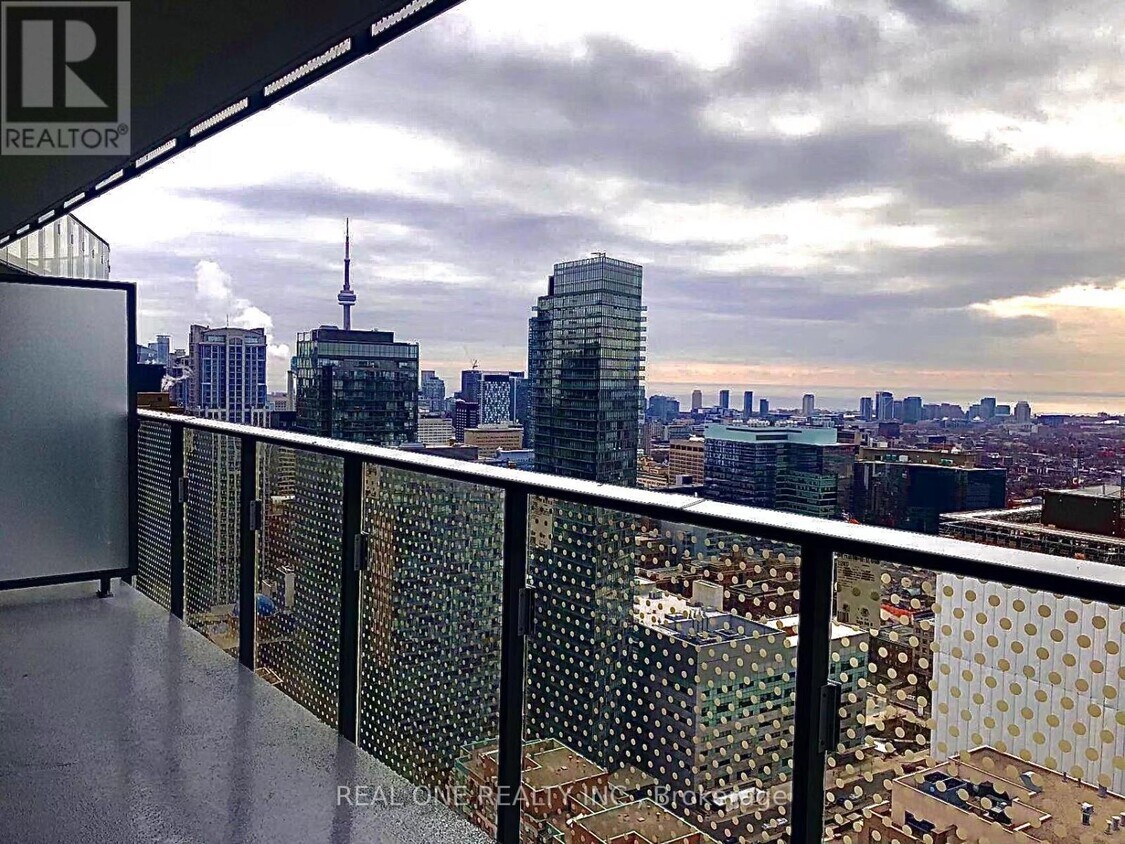 Photo principale - 11-4111 Wellesley St W