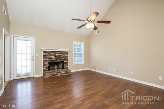 Building Photo - 3180 Willow Park Dr NE