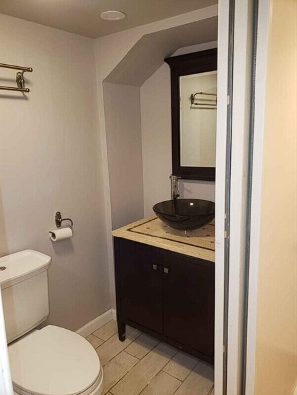 Foto del edificio - 520 Timberlake Rd