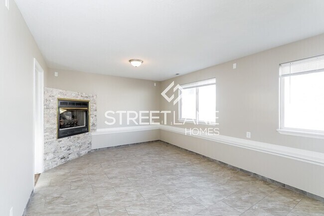 Foto del edificio - NOW OFFERING HALF OFF FIRST FULL MONTH!