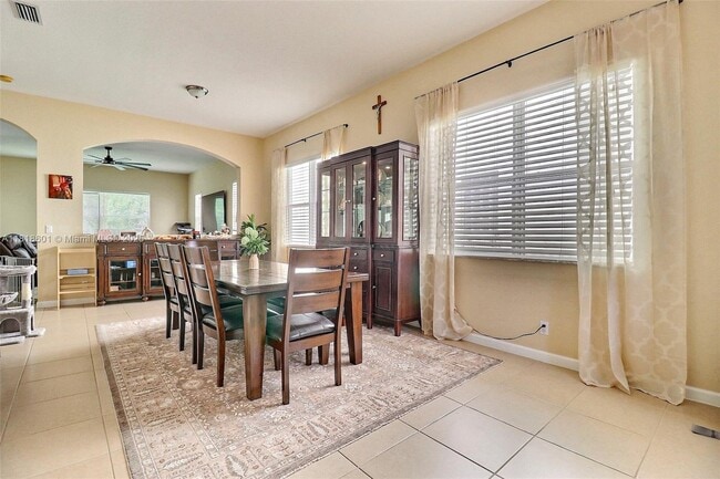 Building Photo - 1094 Grove Park Cir