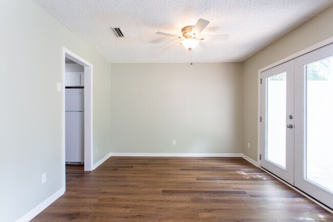Building Photo - 109 Brookwood Pl