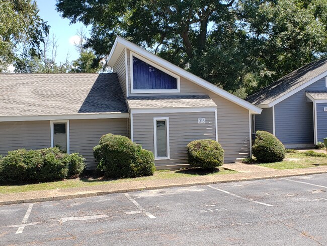 Foto del edificio - 318 Hummingbird Cir