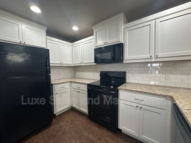 Foto del edificio - 749 SW 13th St