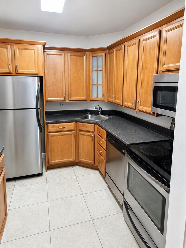 Building Photo - 3109 Oakland Shores Dr