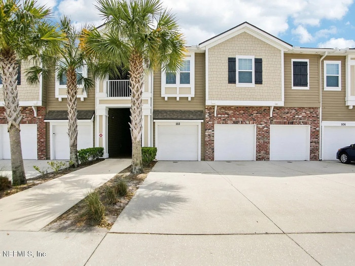 Foto principal - Stunning Townhome off SR 16 on Sebatian Cove