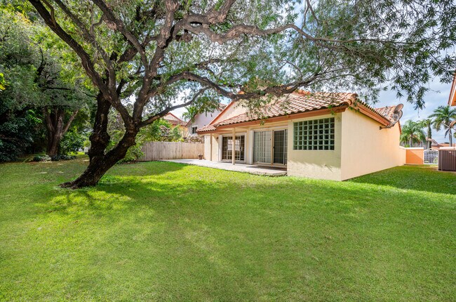 Foto del edificio - 4725 NW 103rd Ct