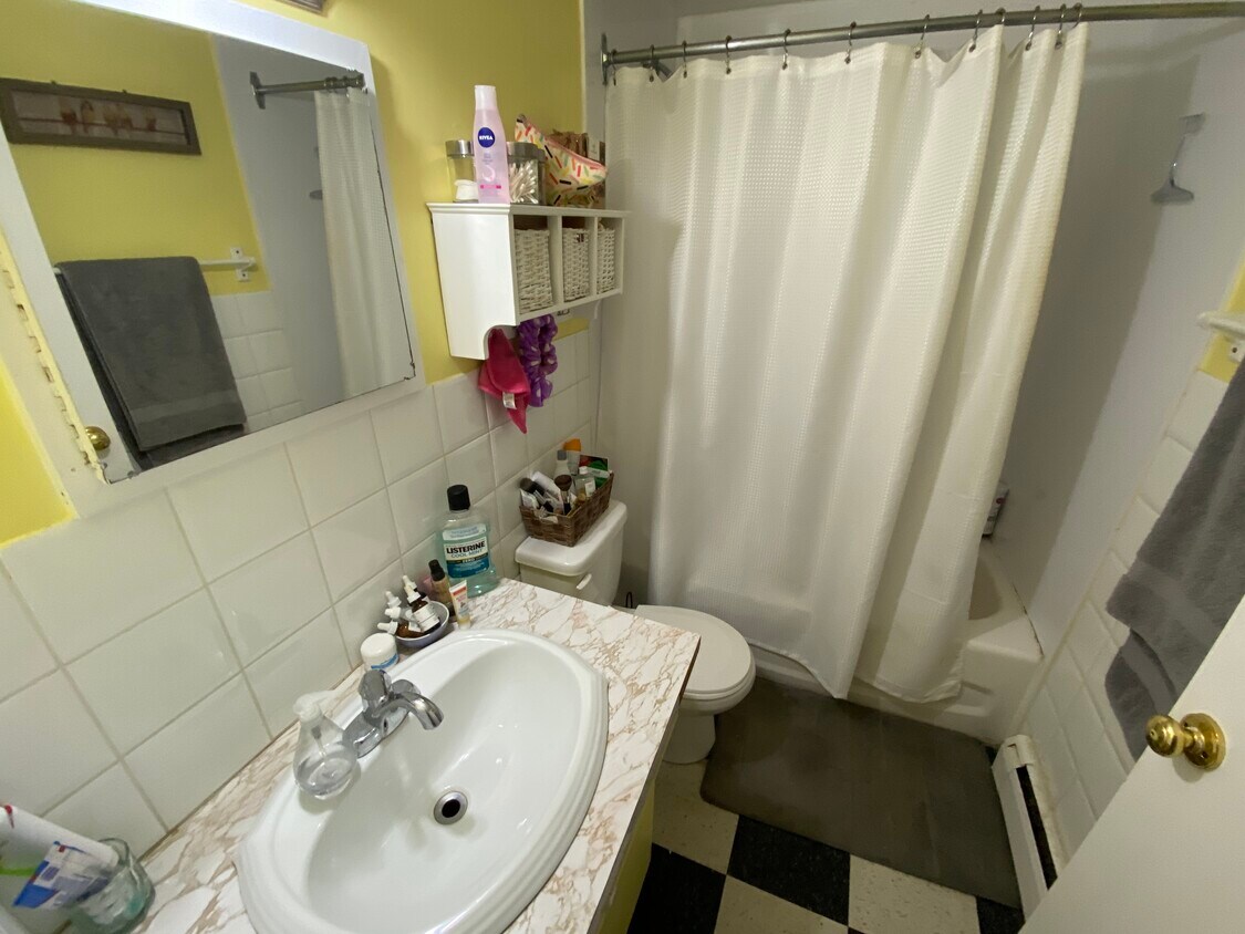Photo principale - 1 Bed 1 Bath Unit