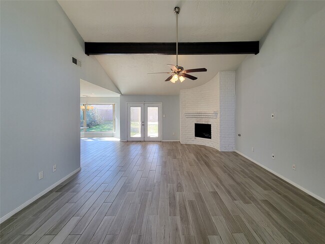 Foto del edificio - 15827 Echo Canyon Dr