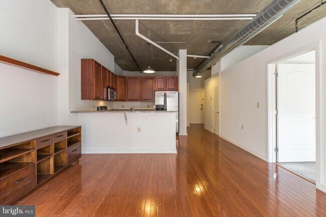 Building Photo - 113 N Bread St