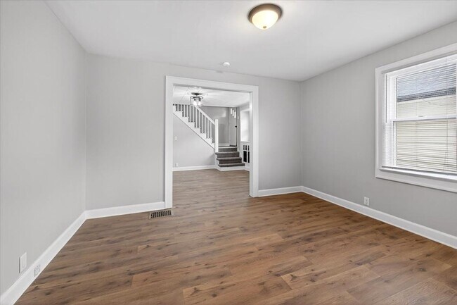 Foto del edificio - 508-508 Emerson Ave