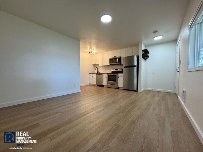 Foto del edificio - 7619 Douglas St W