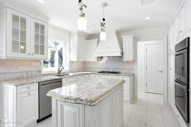 Building Photo - 28 Calder Ct