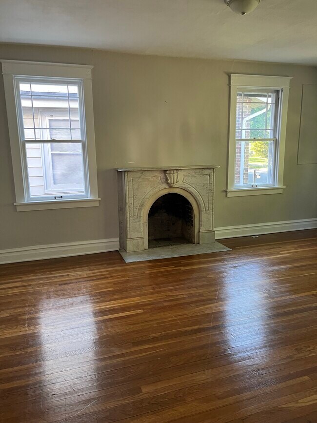 Living room - 6912 Marquette Ave