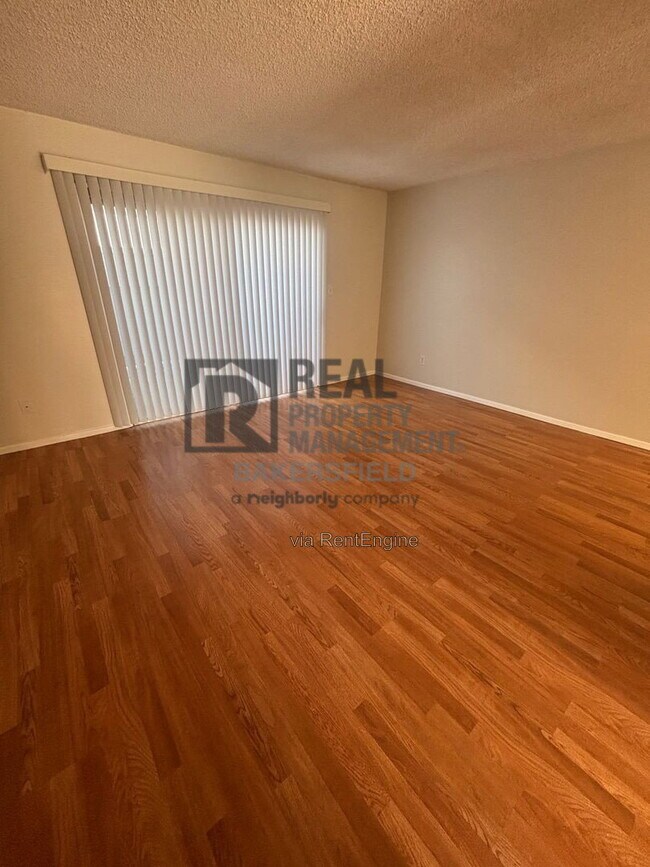 Foto del edificio - 2423 Olive St