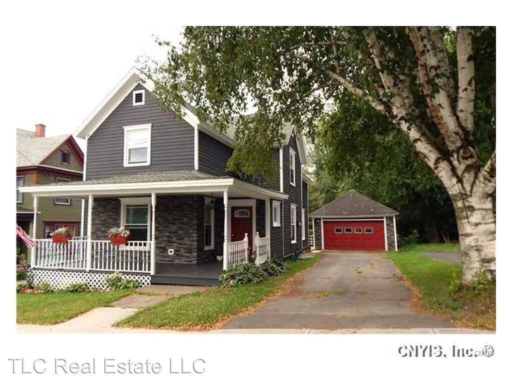Primary Photo - 3 br, 1.5 bath House - 210 S. James St