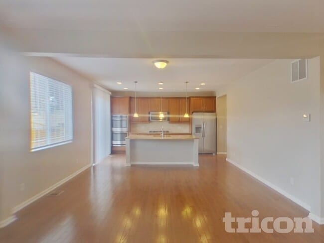 Building Photo - 1156 Raindrop Way