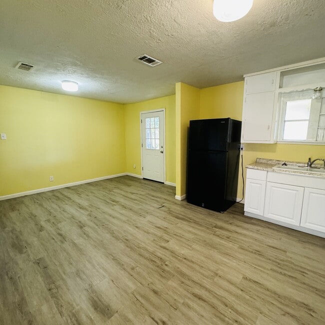Foto del edificio - 3150 64th St