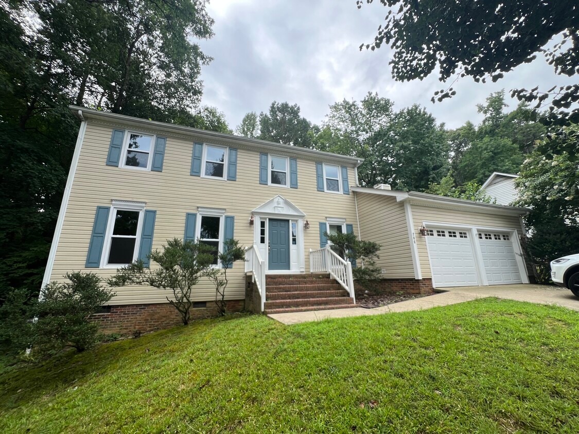 Primary Photo - 206 Penchant Ct