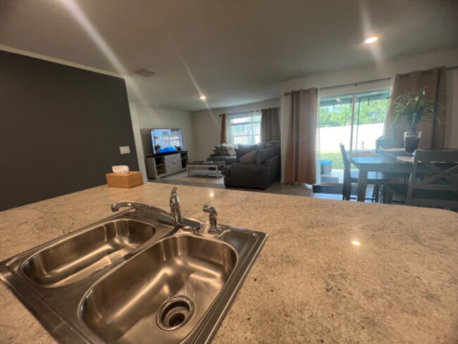 Building Photo - 8483 Clearway Dr