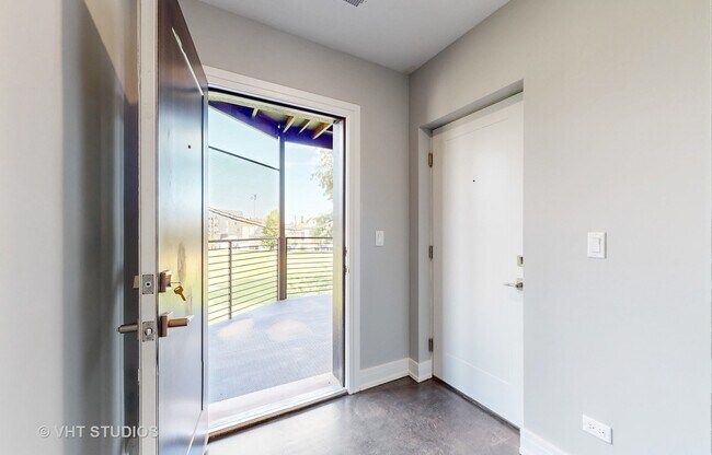 Building Photo - 3253 N Elston Ave
