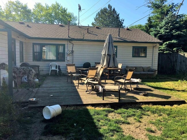 Building Photo - 151 Marilyn Ave