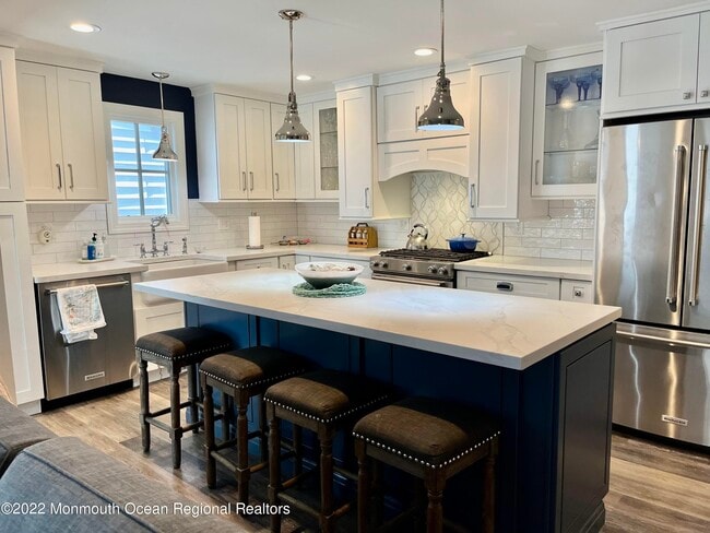 Foto del edificio - 218 Marine Pl