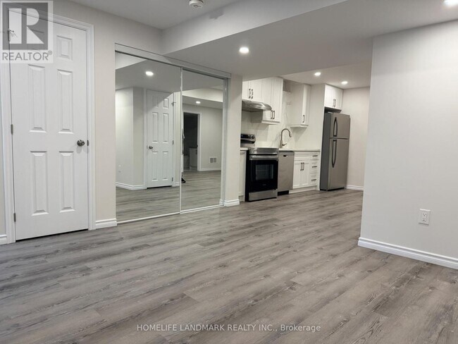 Building Photo - 2313 Secreto Dr