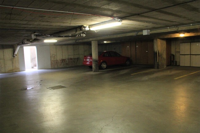 Building Photo - 761 E 820 N