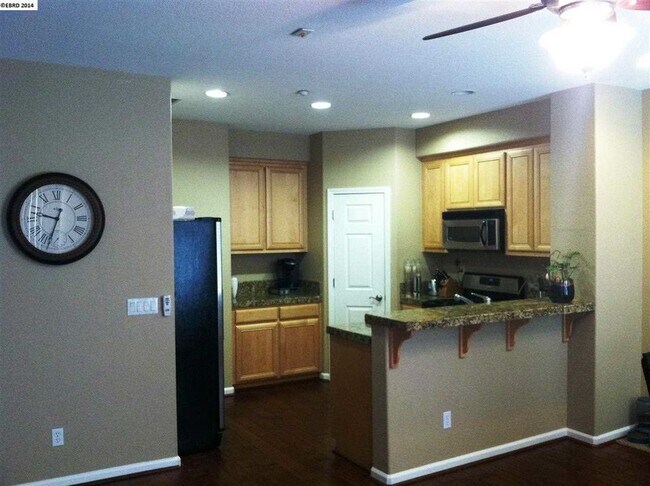 Building Photo - Brentwood 3 bedroom, 2.5 bath Coppergate T...