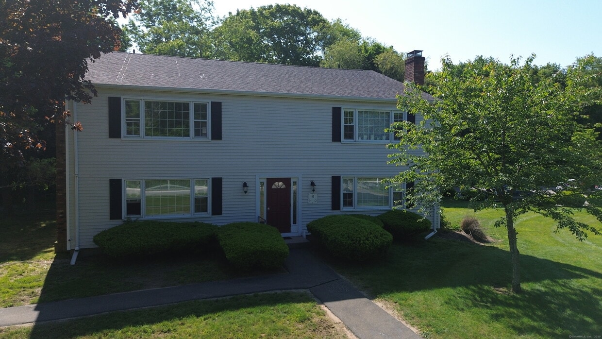 Building Photo - 174 Old Boston Post Rd
