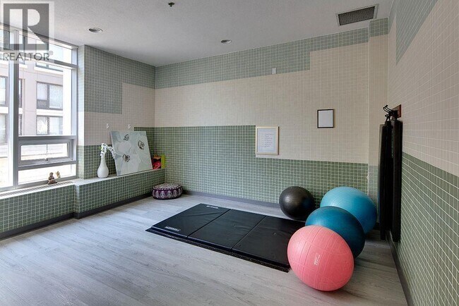 Photo du bâtiment - 7178 Collier St