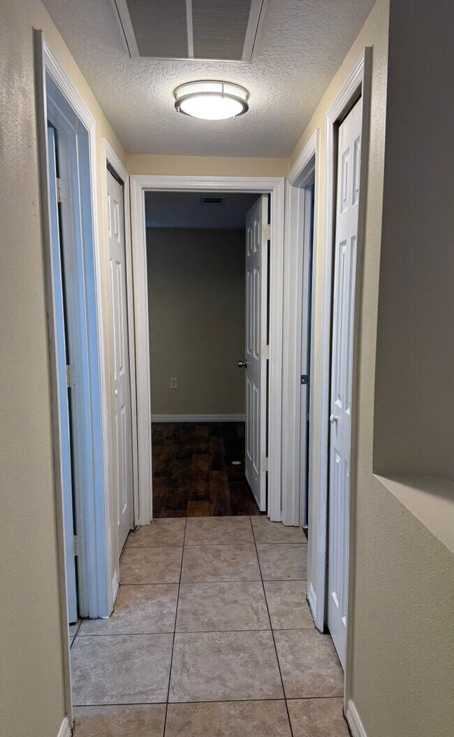 Building Photo - For Rent – Spacious 3-Bedroom Home in Jasm...